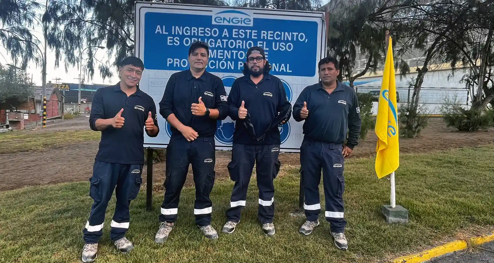 ENGIE field team at a transmission site