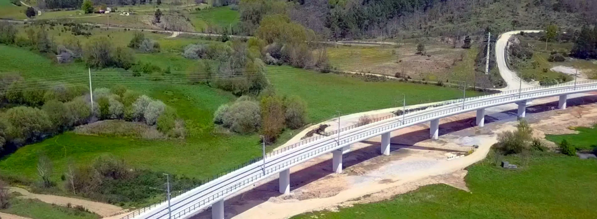 Infraestruturas de Portugal background