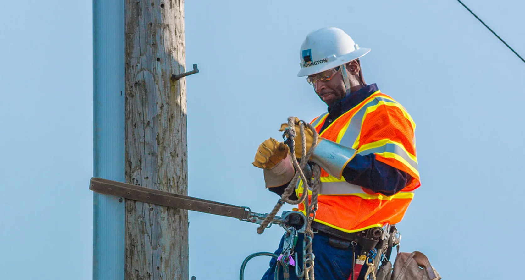 PG&E transmission line infrastructure
